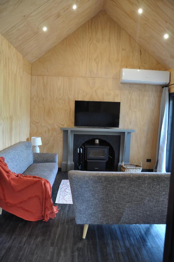 Renagour Cottage - Farmstay With Hot Tub! Whanganui Exteriör bild