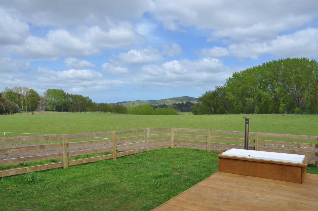 Renagour Cottage - Farmstay With Hot Tub! Whanganui Exteriör bild