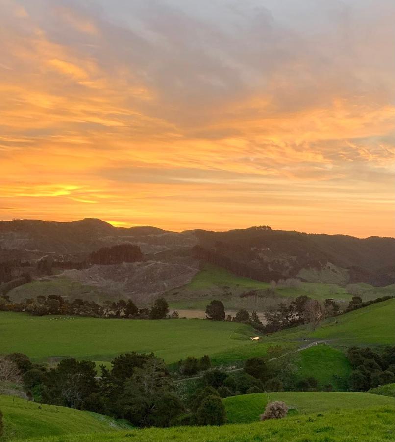 Renagour Cottage - Farmstay With Hot Tub! Whanganui Exteriör bild